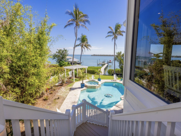Bay to Gulf  Luxury Five Bedroom Vacation Home with Pool